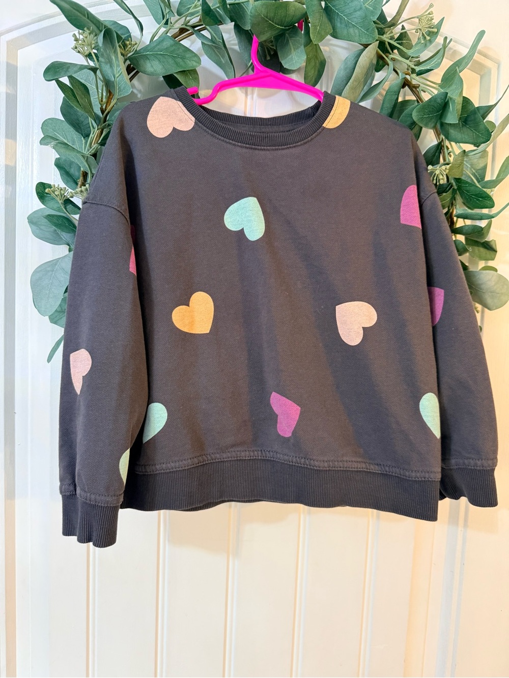 💫10/$25 • George Heart Print Graphic Crew Neck Sweatshirt